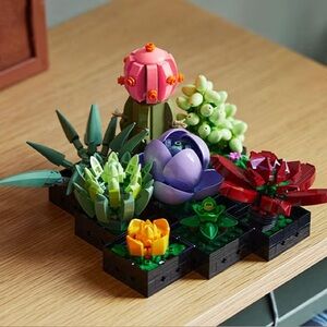 NWT LEGO Icons Succulents Botanicals Collection 10309